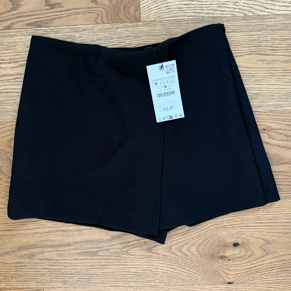 Zara Classic Black Women's Skort (NWT)